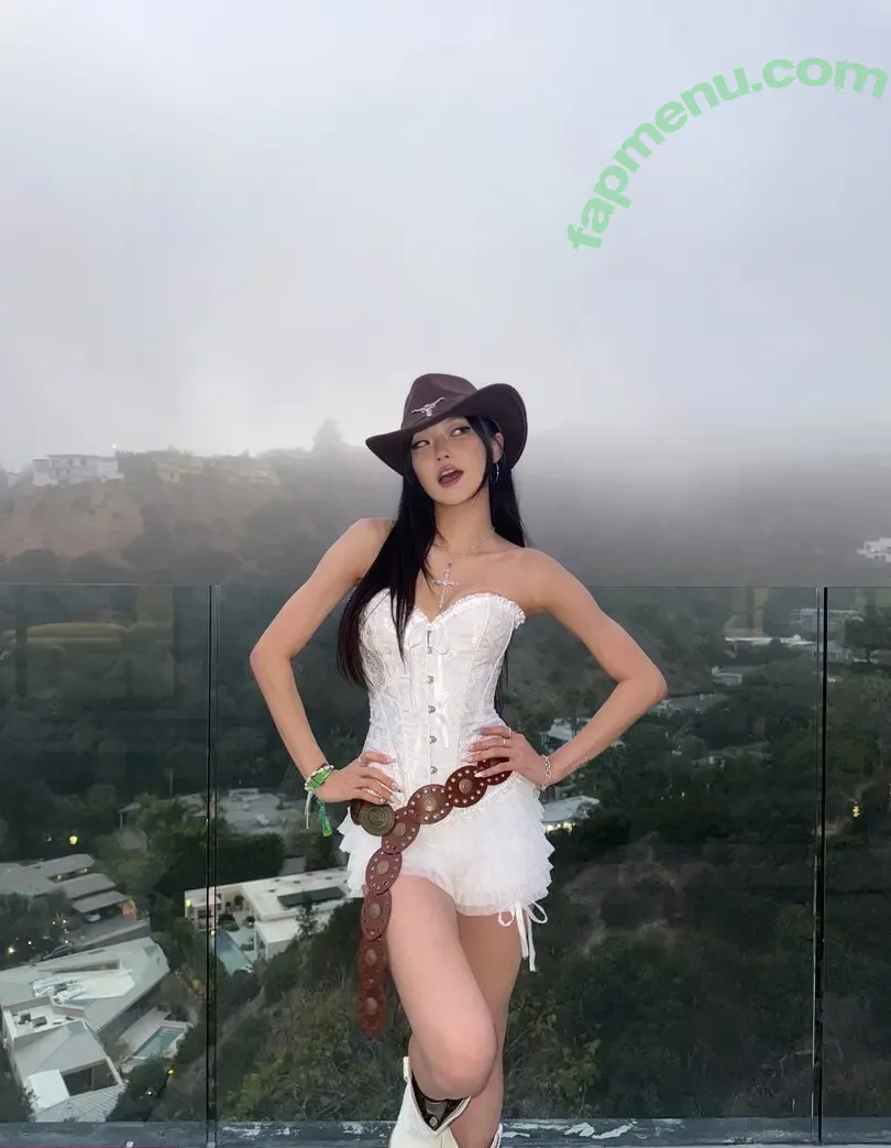 Hena Yang nude photo #0165 (hena.yng)