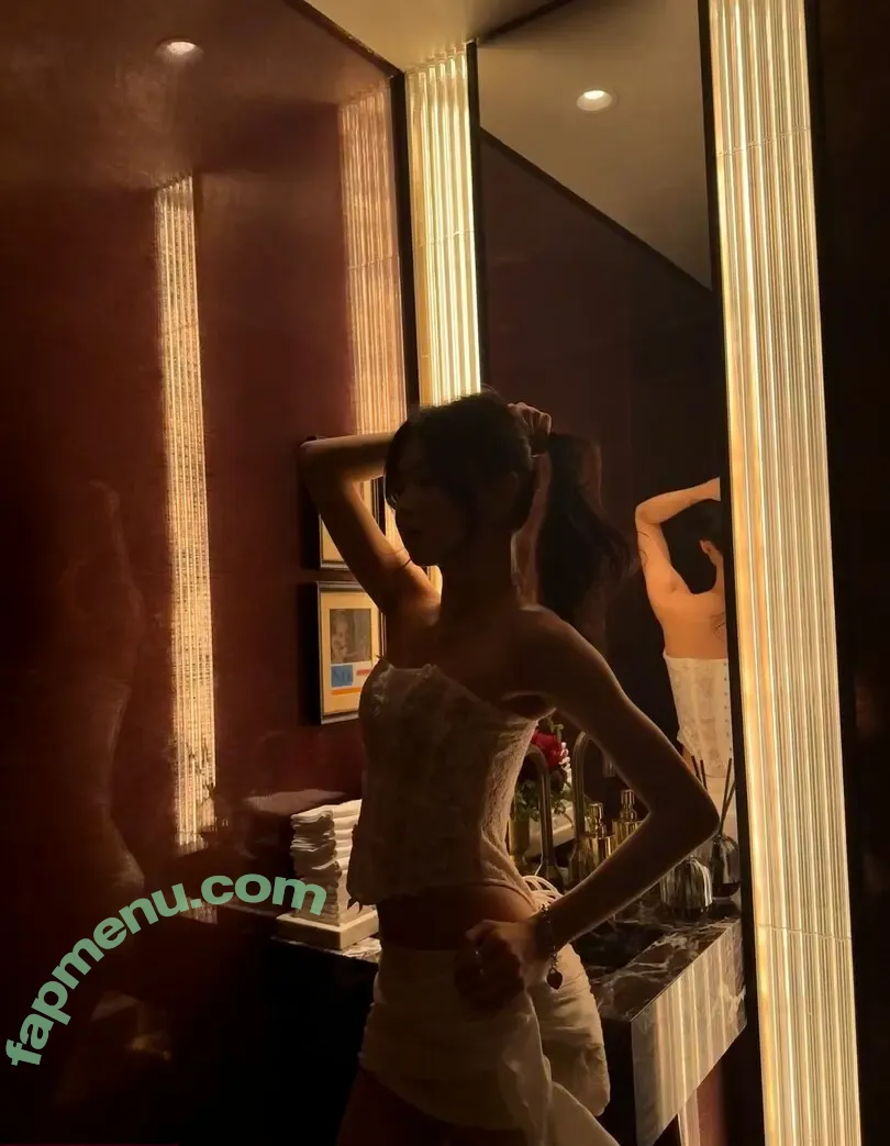 Hena Yang nude photo #0175 (hena.yng)