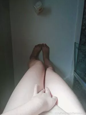 Heniasama nude photo #0034