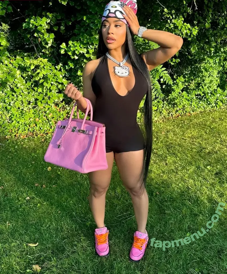 Hennessy Carolina nude photo #0087 (Cardi B's sister / callmebabiixxx / hennessycarolina)