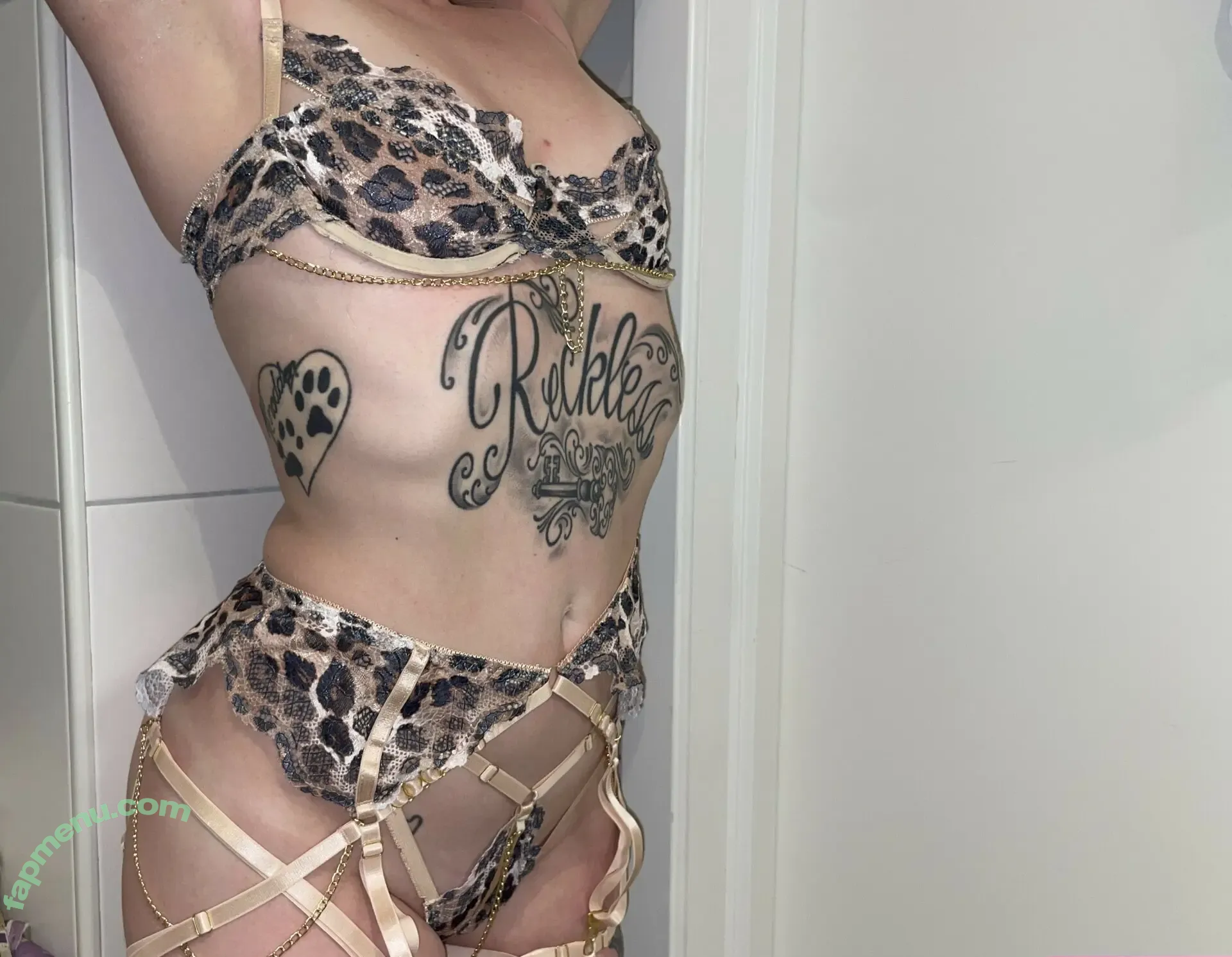 Henny Hotwife nude photo #0008 (henny.hotwife98 / xprettymissx)