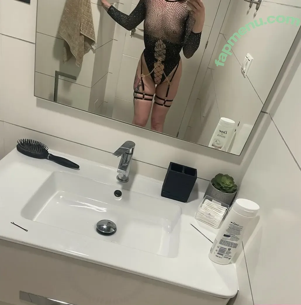 Henny Hotwife nude photo #0072 (henny.hotwife98 / xprettymissx)