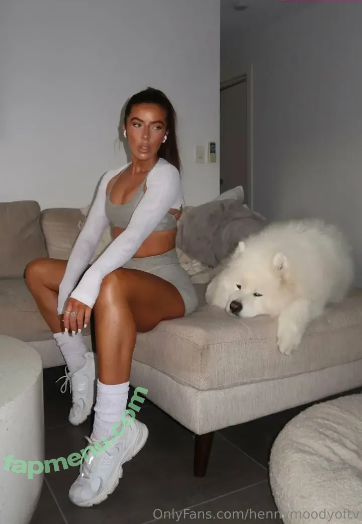hennymoodyoftv nude photo #0007 (henny_moody)