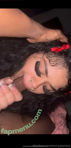 hennyybankss / hennyy_bankss nude photo #0024