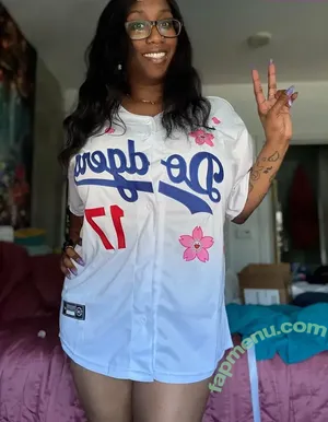 hentaitiddiesnchillz / tiddy2chainz nude photo #0077