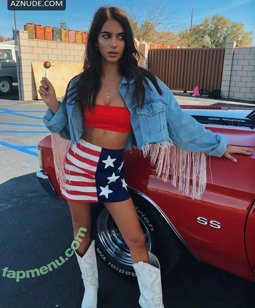 Herbert Twins nude photo #0227 (Elisha Herbert / Renee Herbert / reneeherbert_)