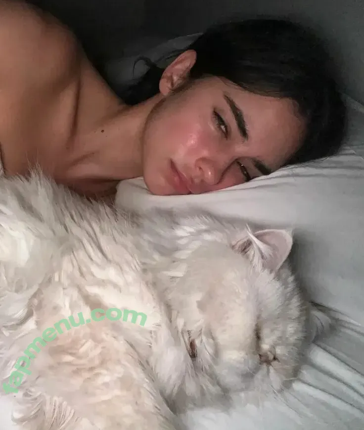 Herbert Twins nude photo #0230 (Elisha Herbert / Renee Herbert / reneeherbert_)