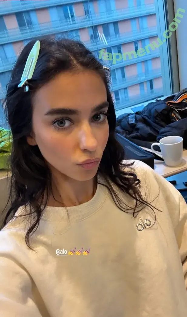 Herbert Twins nude photo #0235 (Elisha Herbert / Renee Herbert / reneeherbert_)