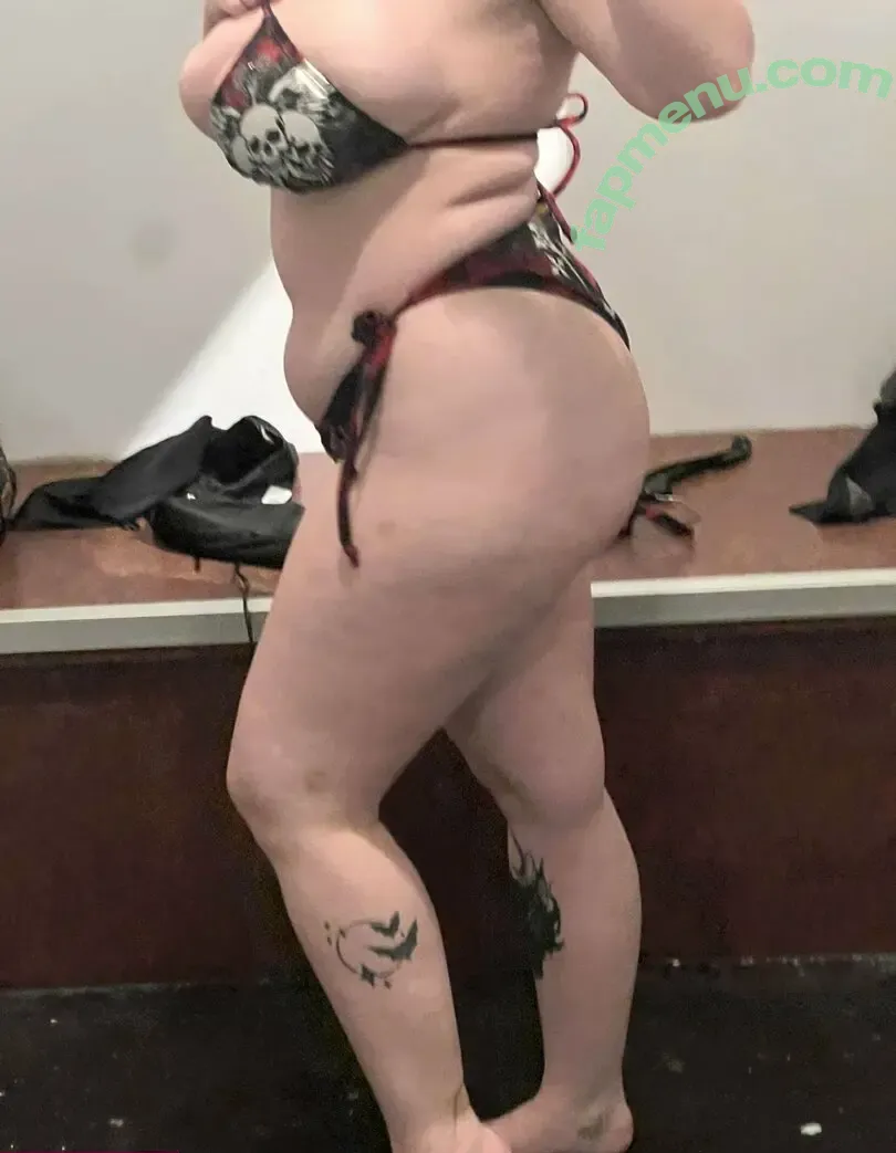 here_p1ggy nude photo #0003 (here_p1ggy)