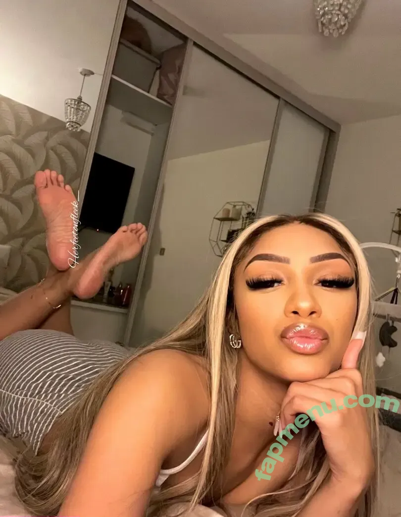 herfeetonfleek_ nude photo #0049 (herfeetonfleek)