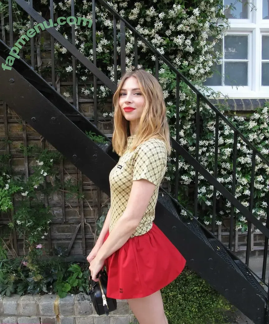 Hermione Corfield nude photo #0021 (hermionecorfield)