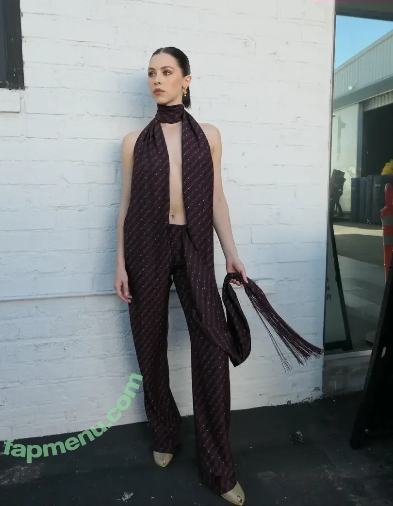 Hermione Corfield nude photo #0146 (hermionecorfield)