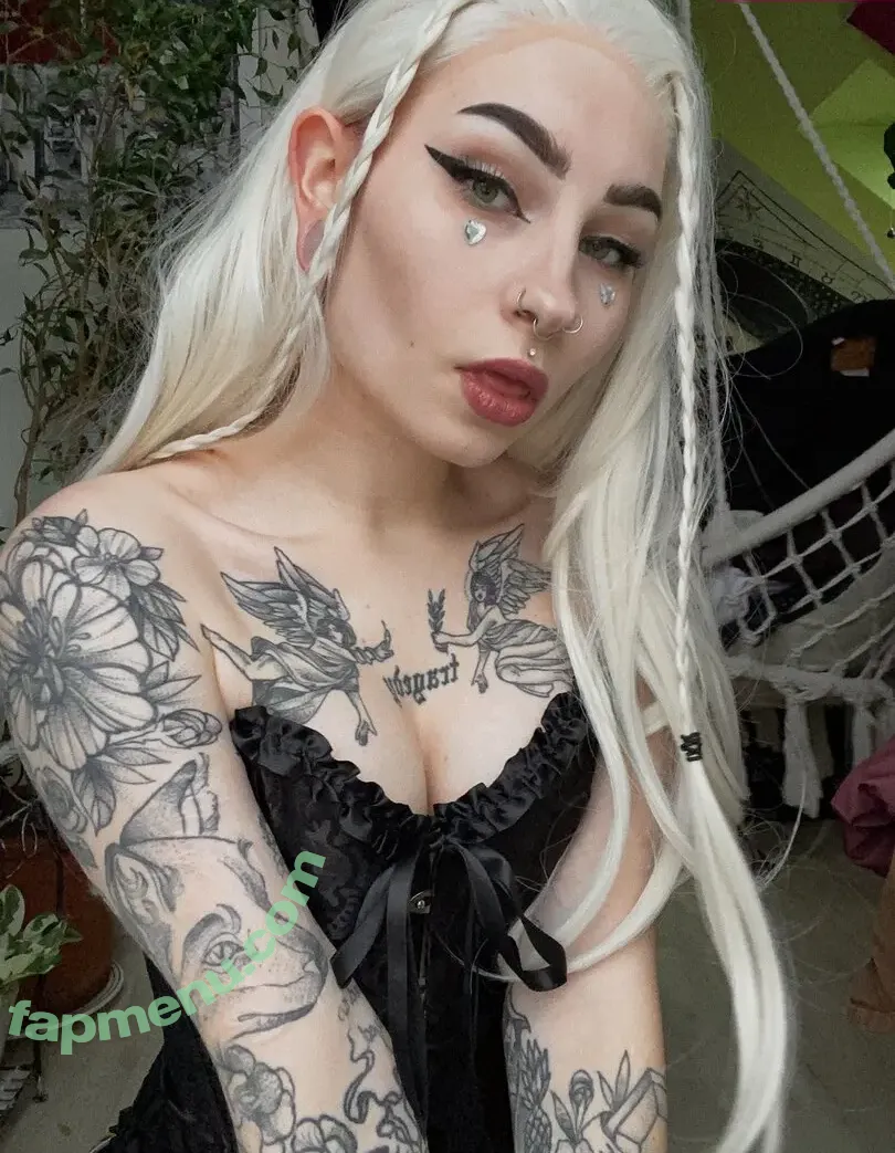 hernamewasloneliness nude photo #0035 (pineapplereap3r)