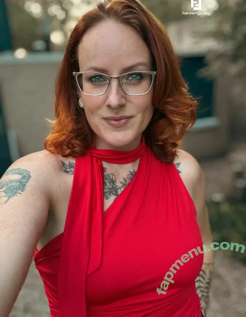 Herowngalaxy nude photo #0012 (her.own.galaxy)