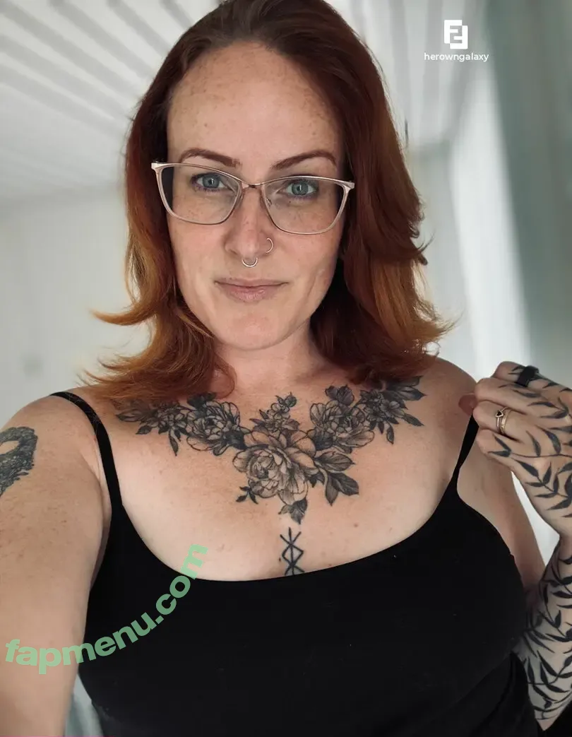Herowngalaxy nude photo #0013 (her.own.galaxy)