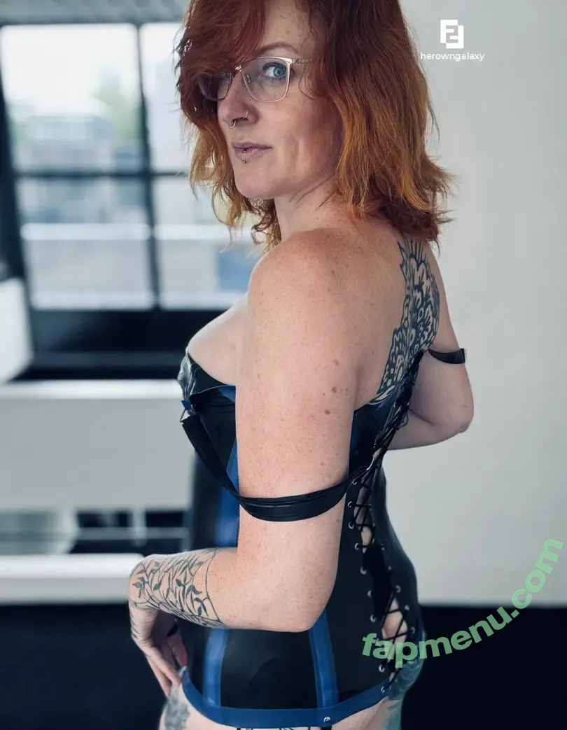 Herowngalaxy nude photo #0015 (her.own.galaxy)