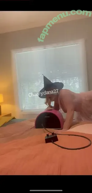 Herrydn / herrydn.mobile / manuela_reiterfree nude photo #0060