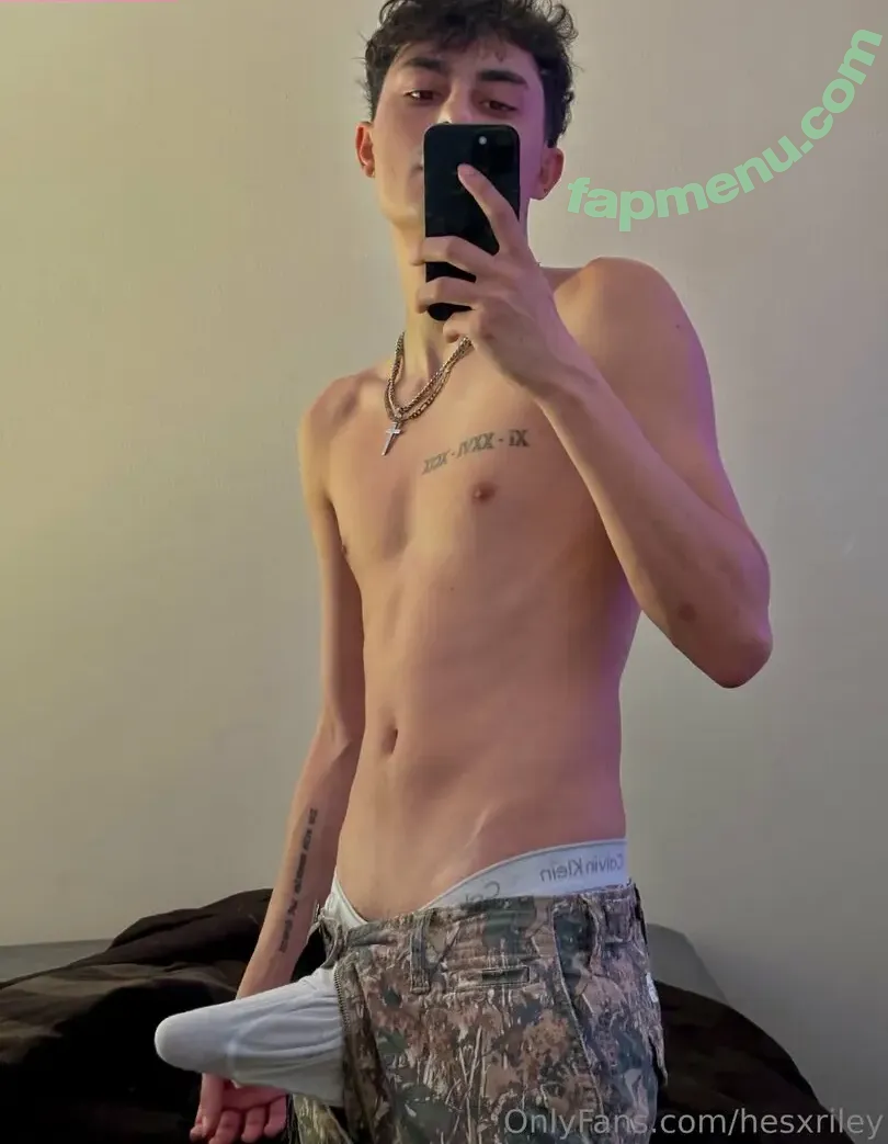 hesxriley nude photo #0004 (hesxriley)