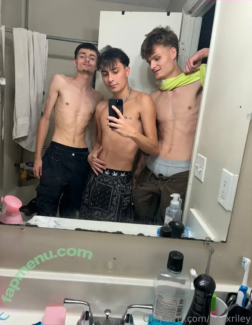 hesxriley nude photo #0012 (hesxriley)