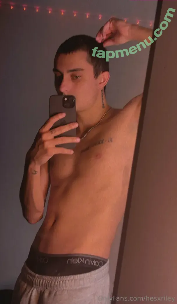 hesxriley nude photo #0019 (hesxriley)