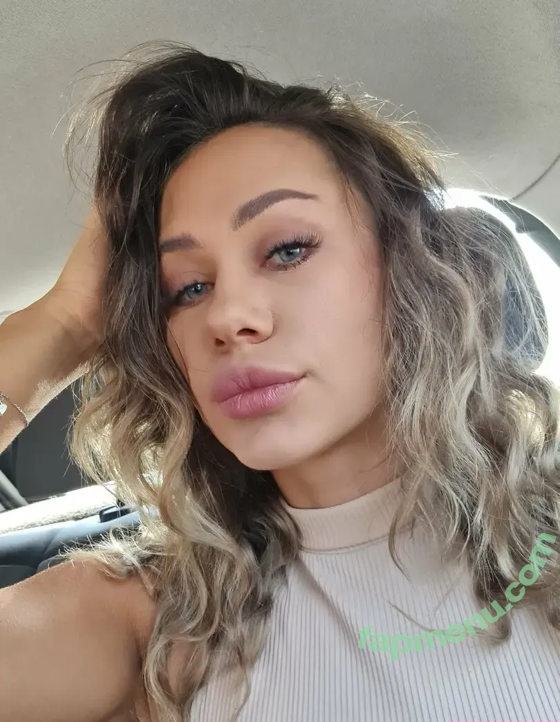hey_mell nude photo #0012 (heymell)