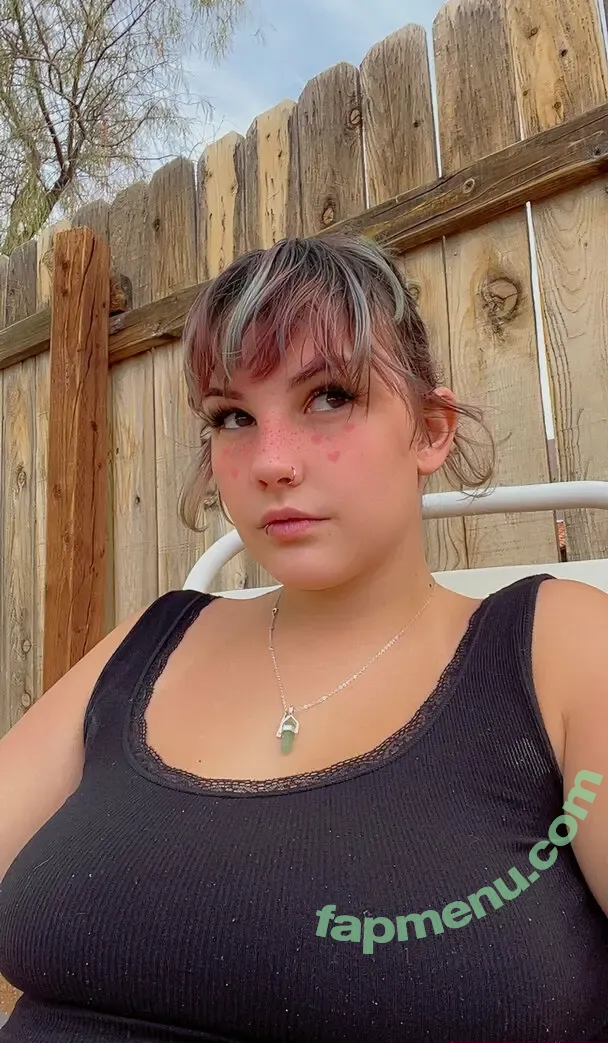 heyitsivyanne nude photo #0058 (heyitsivettee)