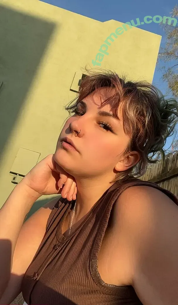 heyitsivyanne nude photo #0061 (heyitsivettee)