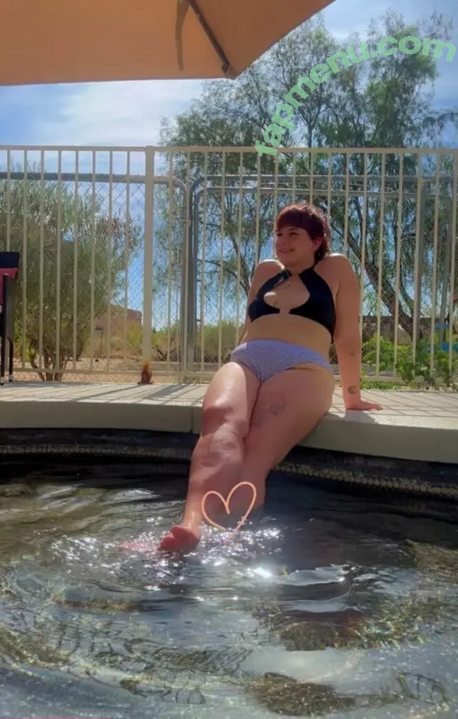 heyitsivyanne nude photo #0066 (heyitsivettee)