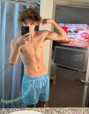 heytroy / heytroy_ nude photo #0020