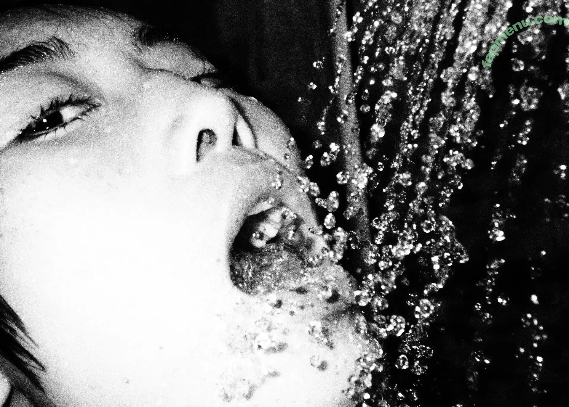 hi_sofiasun nude photo #0097 (_peifu.u / sophiasun)