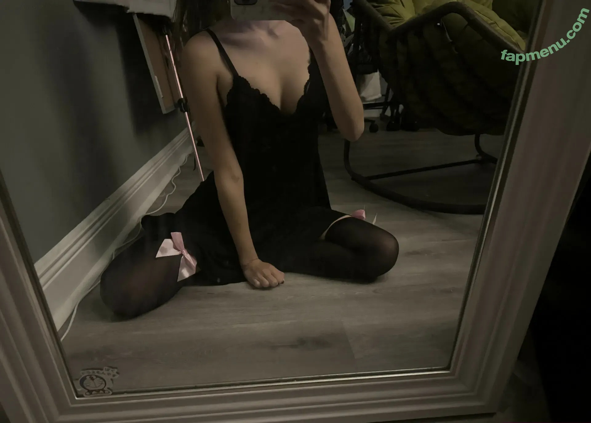 Hien nude photo #0002 (hienii8 / hienii88)