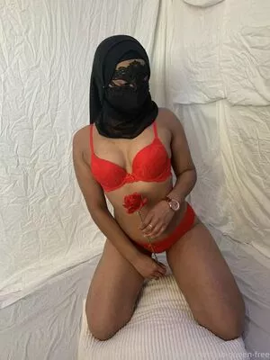 hijab-queen-free / hijabqueenofficial nude photo #0013