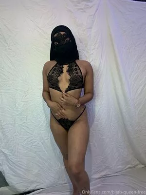 hijab-queen-free / hijabqueenofficial nude photo #0036