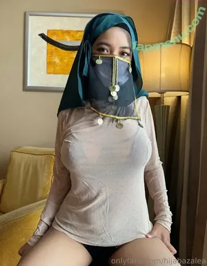 hijabazalea / hijabazilia nude photo #0004
