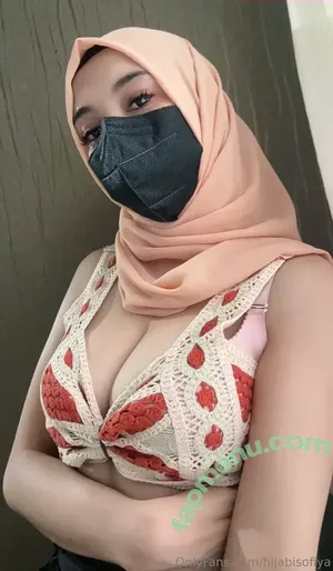 hijabisofiya / hijabisofia nude photo #0130
