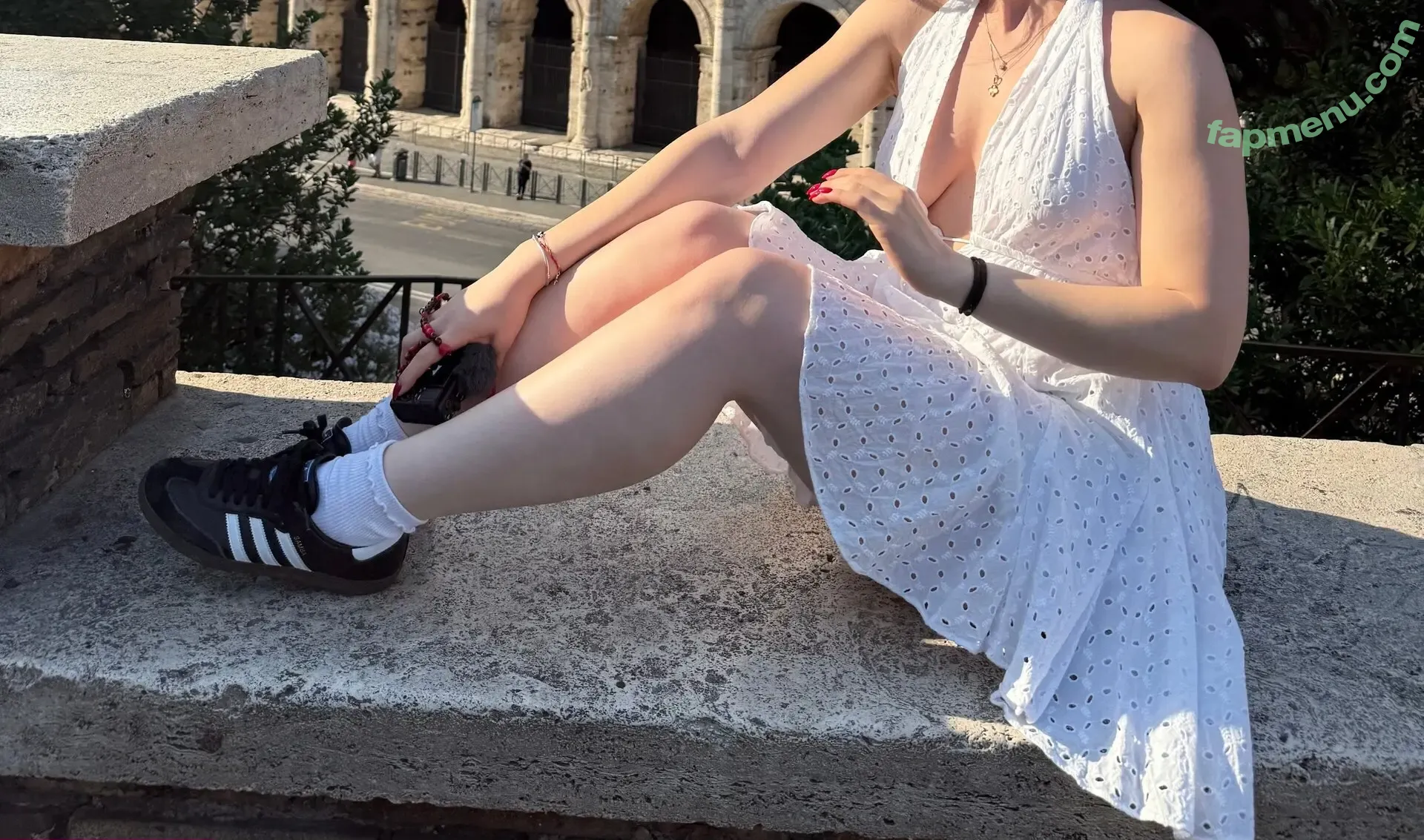 Hilal Fener nude photo #0186 (hilalfenerr / kittyshf1)