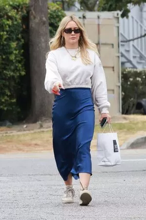 Hilary Duff / hilaryduff / kylanharv nude photo #0407
