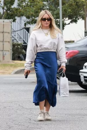 Hilary Duff / hilaryduff / kylanharv nude photo #0410