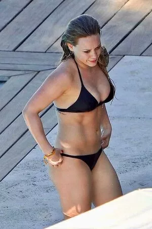 Hilary Duff / hilaryduff / kylanharv nude photo #0423