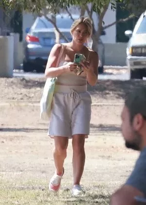 Hilary Duff / hilaryduff / kylanharv nude photo #0442