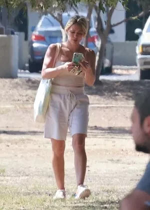 Hilary Duff / hilaryduff / kylanharv nude photo #0446