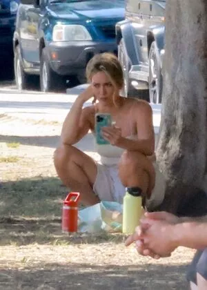 Hilary Duff / hilaryduff / kylanharv nude photo #0455