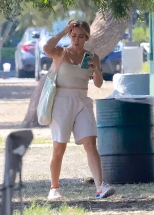 Hilary Duff / hilaryduff / kylanharv nude photo #0457