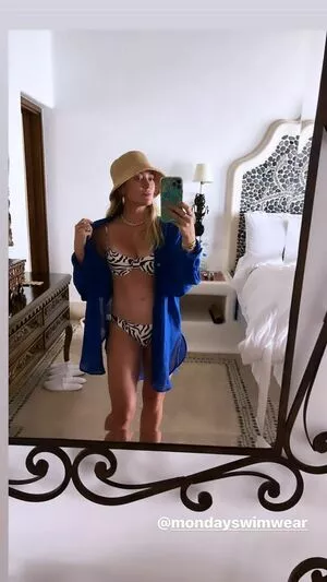 Hilary Duff / hilaryduff / kylanharv nude photo #0462
