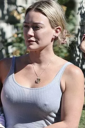 Hilary Duff / hilaryduff / kylanharv nude photo #0464