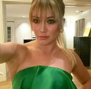 Hilary Duff / hilaryduff / kylanharv nude photo #0496