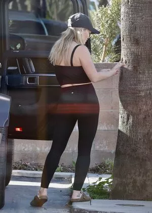 Hilary Duff / hilaryduff / kylanharv nude photo #0497