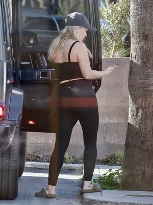 Hilary Duff / hilaryduff / kylanharv nude photo #0498