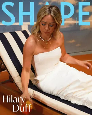 Hilary Duff / hilaryduff / kylanharv nude photo #0804