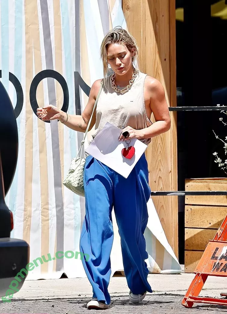 Hilary Duff nude photo #0376 (hilaryduff)